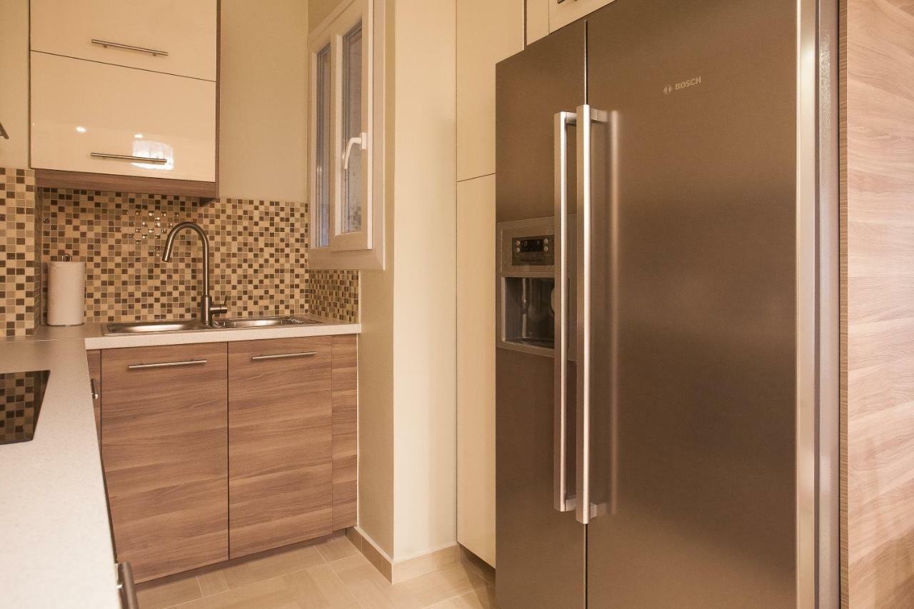 Pretty Rooms In Gold And Blue Apartment In Safe Central Area Athens Luaran gambar