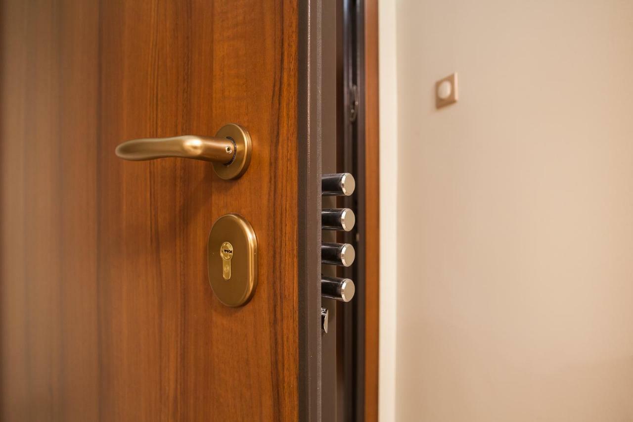 Pretty Rooms In Gold And Blue Apartment In Safe Central Area Athens Luaran gambar