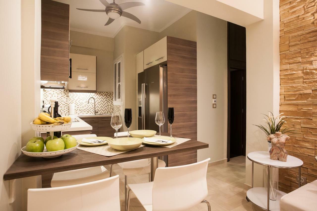 Pretty Rooms In Gold And Blue Apartment In Safe Central Area Athens Luaran gambar